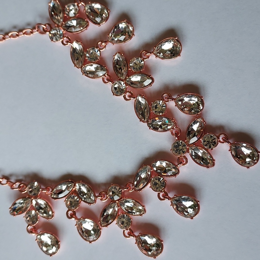 Paparazzi Bling Rosegold Colored necklace,  NWOT